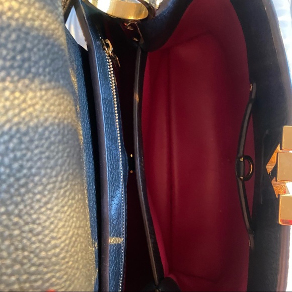 Louis Vuitton black taurillon leather Capucines MM - Picture 8 of 16